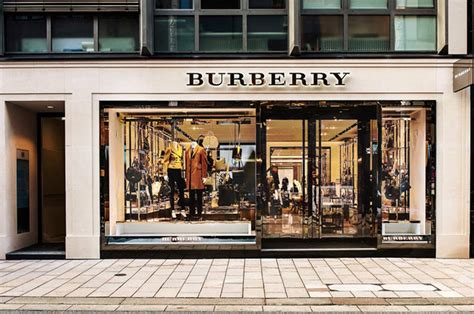 Burberry destroys unsold